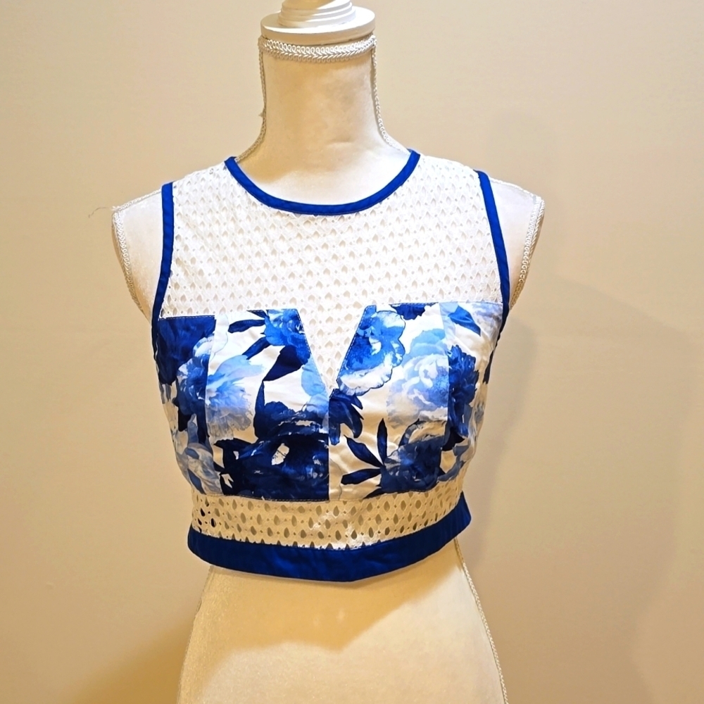 DO +BE crop top. Size S